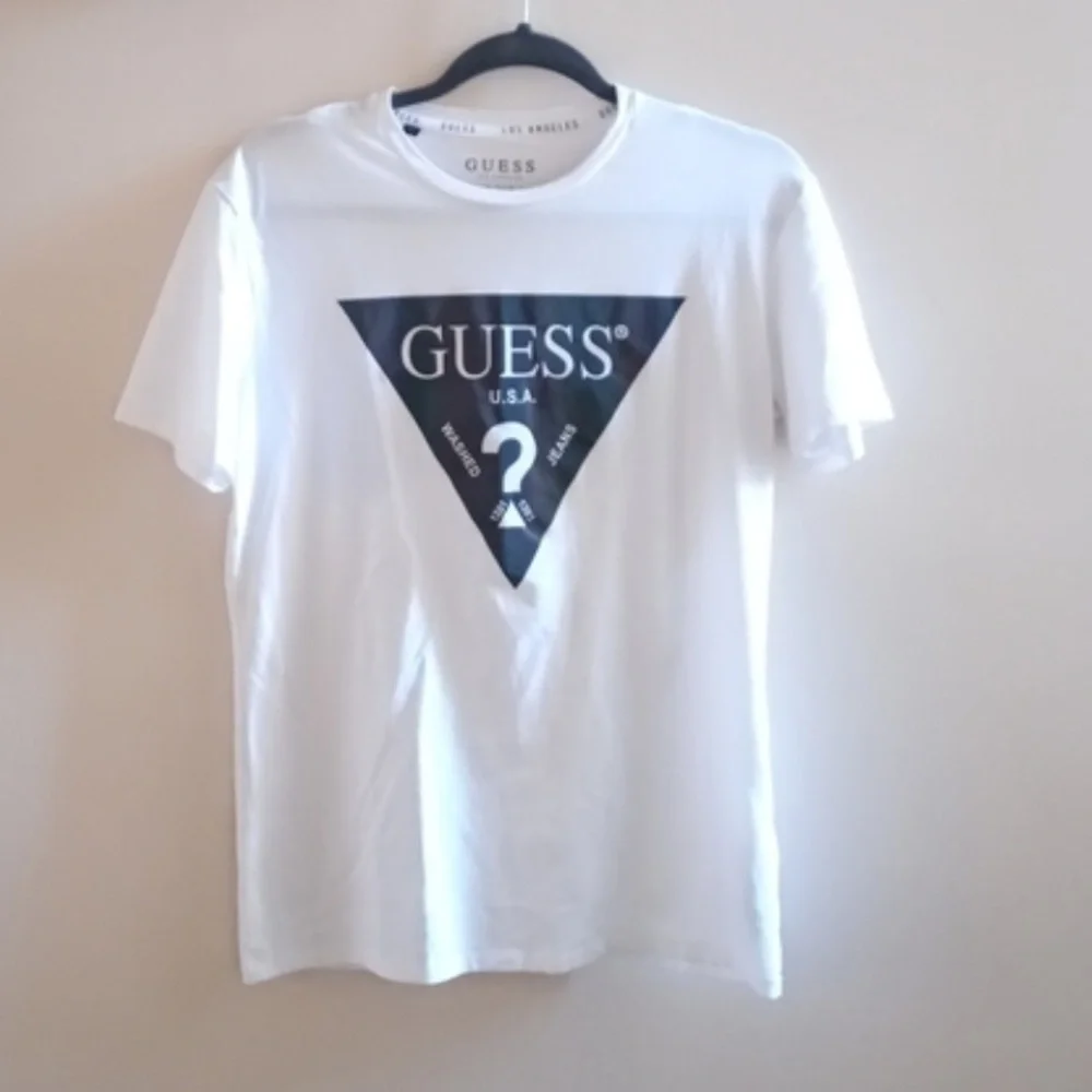 Guess Iridescent Triangle Logo T-Shirt White Rainbow Prism Graphic Tee - Picture 2 of 5